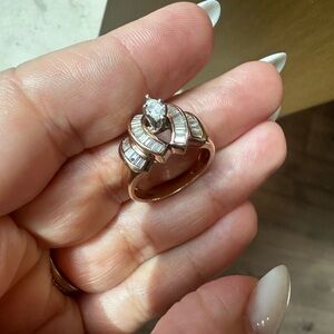 Elegant Gold Women's Ring